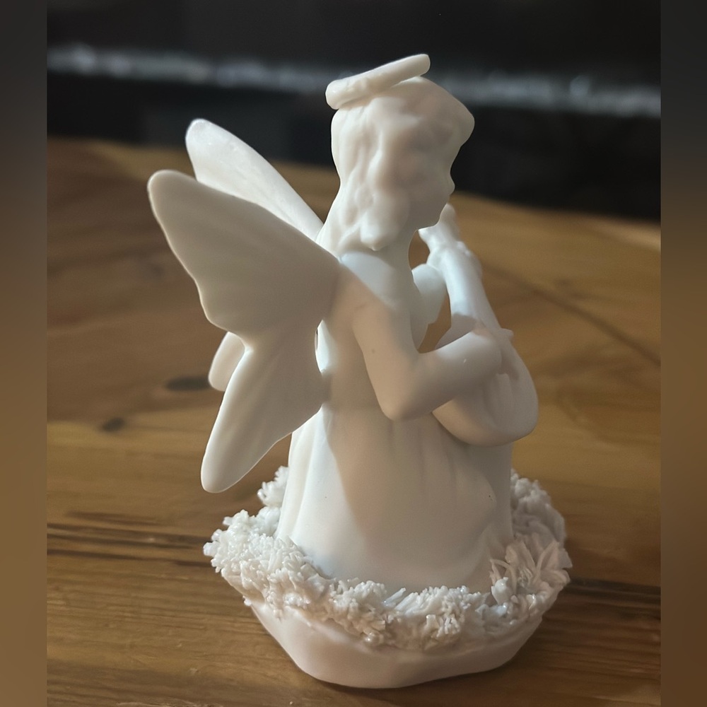 Lenwile China Ardalt Japan Angel Playing Mandolin Figurine with Spaghetti Lace - Picture 3 of 8